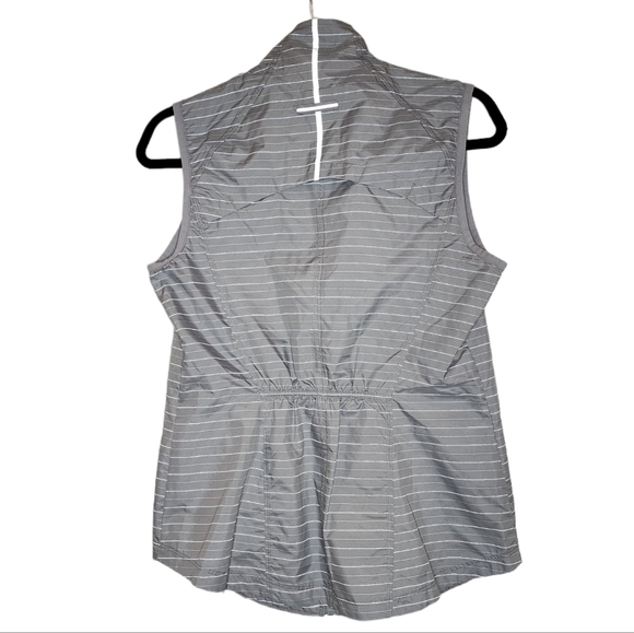 Athleta Jammin' running vest. Grey stripe. Size small. Pockets. Reflective - Picture 14 of 16
